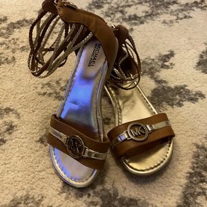 Youth Michael Kors sandals gold and grown